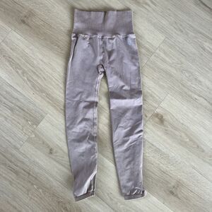 Free People‎ Good Karma 3/4 Leggings Mauve XS/S Pink Yoga Workout Athleisure